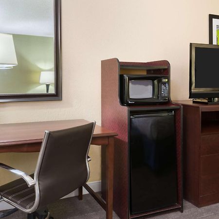 Hampton Inn Raleigh Cary Extérieur photo