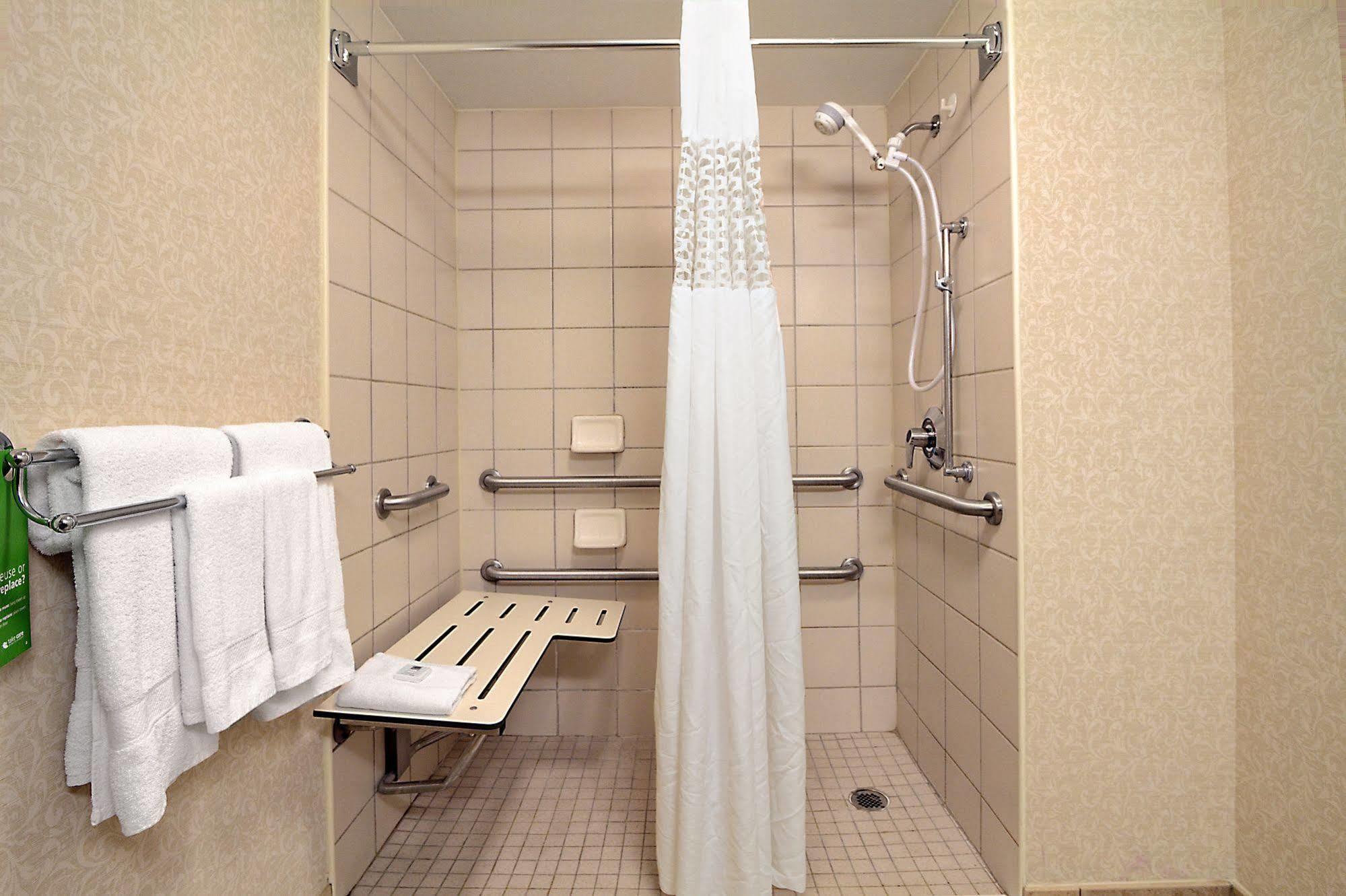 Hampton Inn Raleigh Cary Extérieur photo