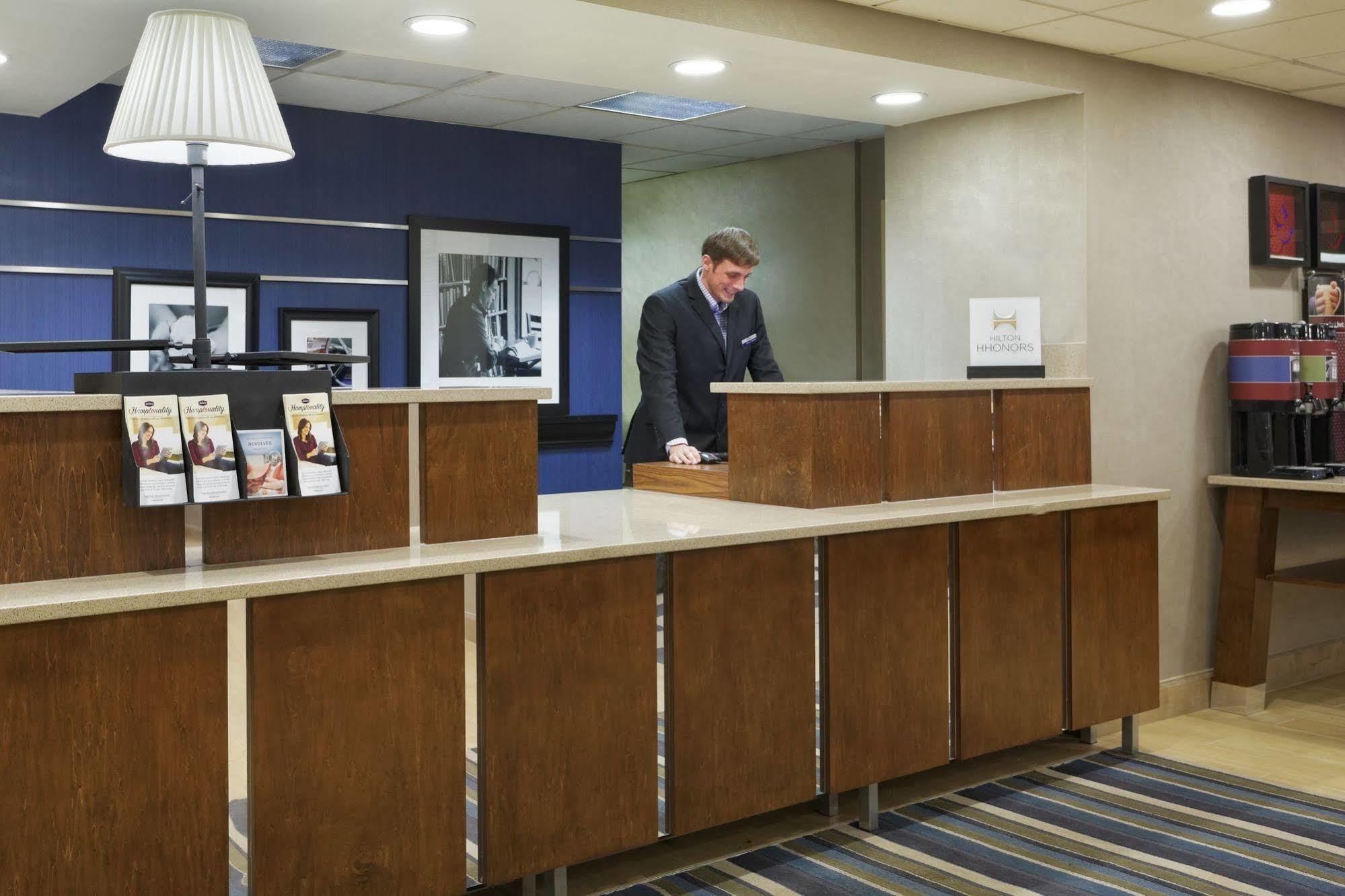 Hampton Inn Raleigh Cary Extérieur photo